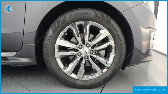 KIA CARNIVAL 9-SEATER PRESTIGE