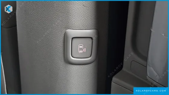KIA CARNIVAL 9-SEATER PRESTIGE
