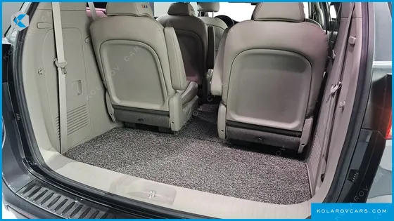 KIA CARNIVAL 9-SEATER PRESTIGE