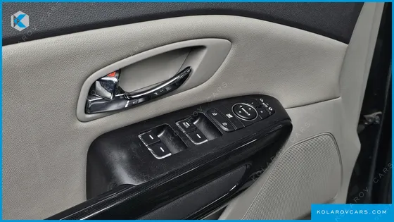 KIA CARNIVAL 9-SEATER PRESTIGE