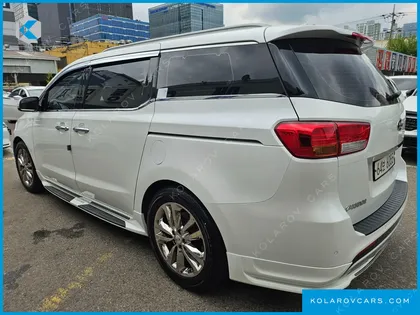 KIA CARNIVAL 9-SEATER NOBLESSE