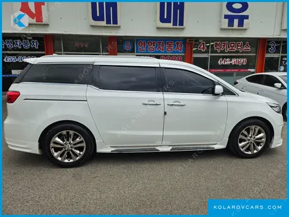 KIA CARNIVAL 9-SEATER NOBLESSE