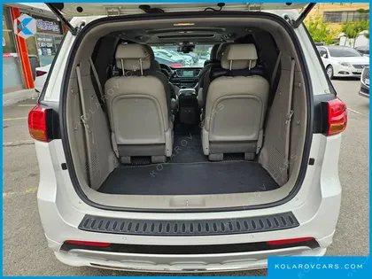 KIA CARNIVAL 9-SEATER NOBLESSE