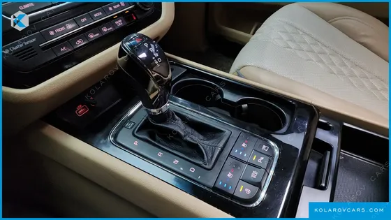 KIA CARNIVAL 9-SEATER NOBLESSE