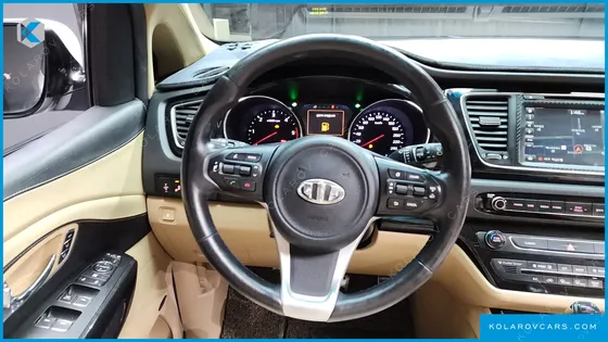 KIA CARNIVAL 9-SEATER NOBLESSE