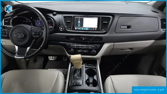 KIA CARNIVAL 9-SEATER LUXURY