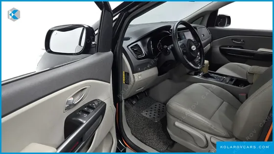 KIA CARNIVAL 9-SEATER LUXURY