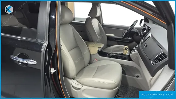 KIA CARNIVAL 9-SEATER LUXURY