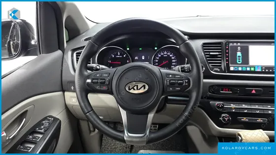 KIA CARNIVAL 9-SEATER LUXURY