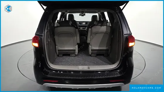 KIA CARNIVAL 9-SEATER LUXURY