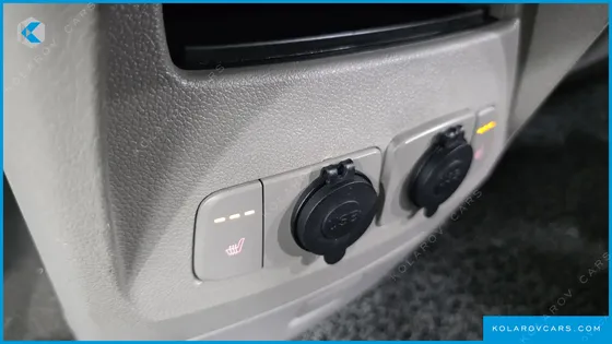 KIA CARNIVAL 9-SEATER LUXURY