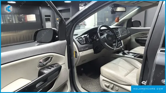 KIA CARNIVAL 9-SEATER NOBLESSE
