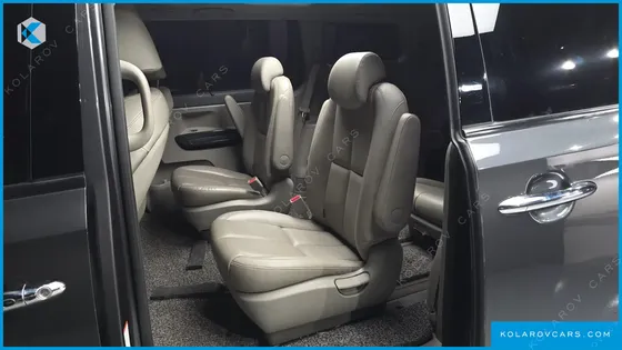 KIA CARNIVAL 9-SEATER NOBLESSE