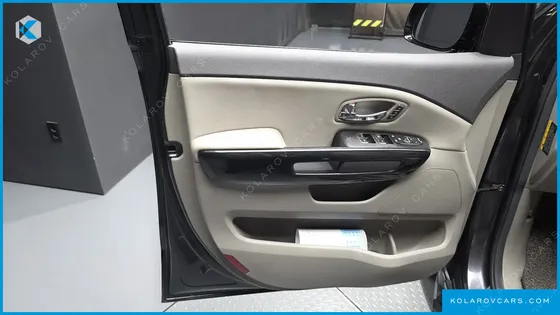 KIA CARNIVAL 9-SEATER NOBLESSE