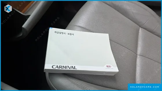 KIA CARNIVAL 9-SEATER NOBLESSE