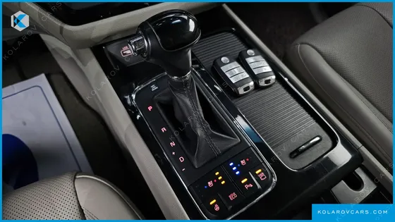 KIA CARNIVAL 7-SEATER LIMOUSINE