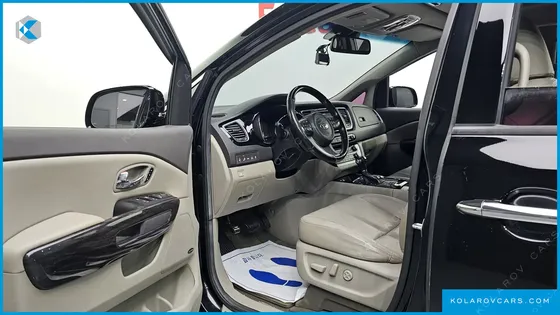 KIA CARNIVAL 7-SEATER LIMOUSINE