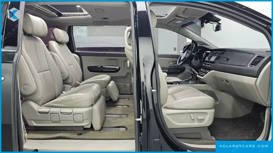 KIA CARNIVAL 7-SEATER LIMOUSINE