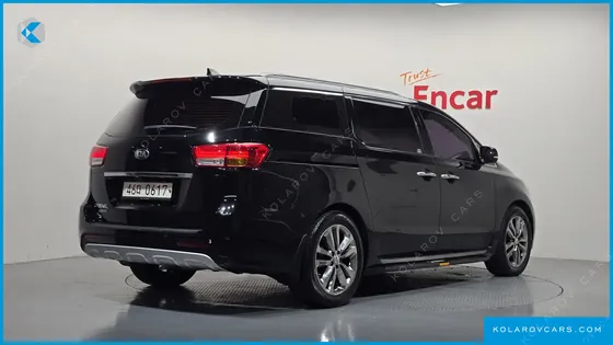 KIA CARNIVAL GASOLINE 9-SEATER NOBLESSE