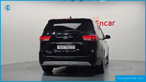 KIA CARNIVAL GASOLINE 9-SEATER NOBLESSE