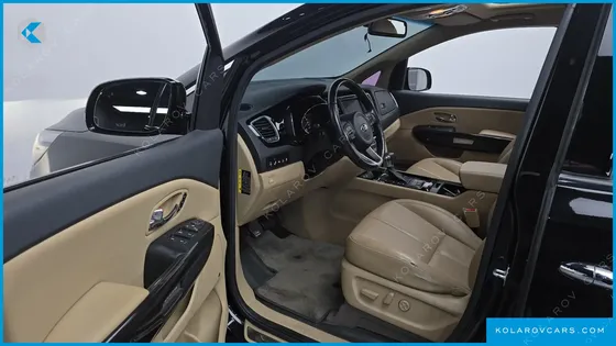 KIA CARNIVAL GASOLINE 9-SEATER NOBLESSE