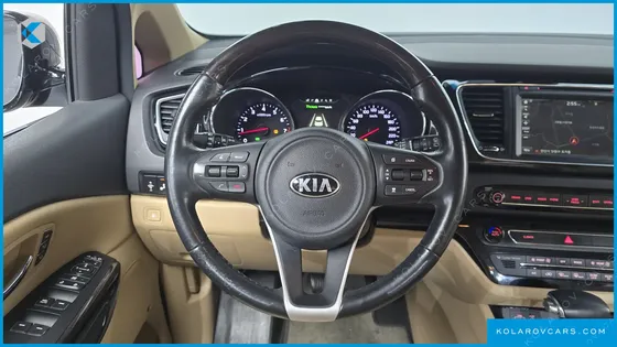 KIA CARNIVAL GASOLINE 9-SEATER NOBLESSE
