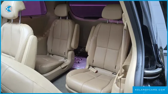KIA CARNIVAL GASOLINE 9-SEATER NOBLESSE
