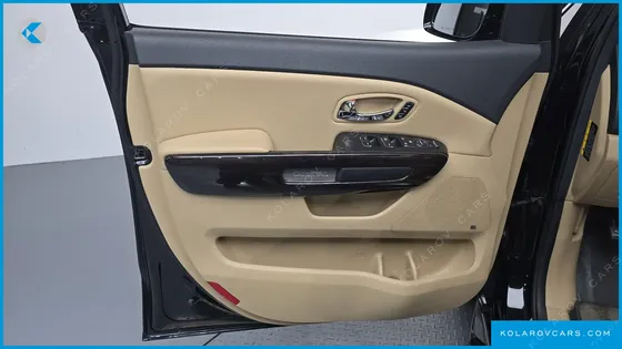 KIA CARNIVAL GASOLINE 9-SEATER NOBLESSE