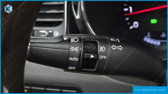 KIA CARNIVAL GASOLINE 9-SEATER NOBLESSE