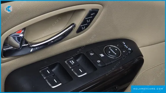 KIA CARNIVAL GASOLINE 9-SEATER NOBLESSE