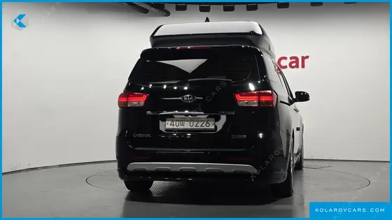 KIA CARNIVAL GASOLINE 7-SEATER HI-LIMOUSINE