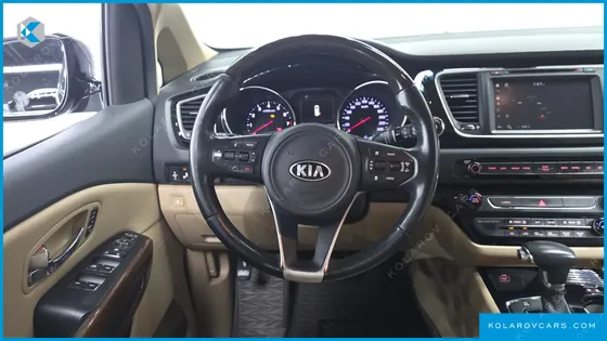 KIA CARNIVAL GASOLINE 7-SEATER HI-LIMOUSINE