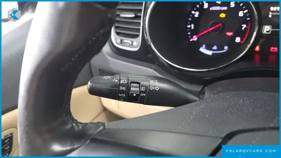 KIA CARNIVAL GASOLINE 7-SEATER HI-LIMOUSINE
