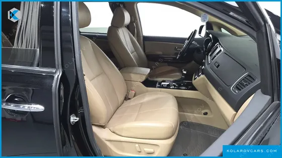 KIA CARNIVAL GASOLINE 7-SEATER HI-LIMOUSINE