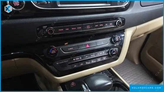 KIA CARNIVAL GASOLINE 7-SEATER HI-LIMOUSINE