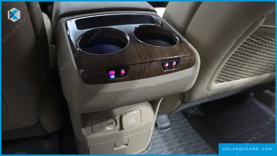KIA CARNIVAL GASOLINE 7-SEATER HI-LIMOUSINE