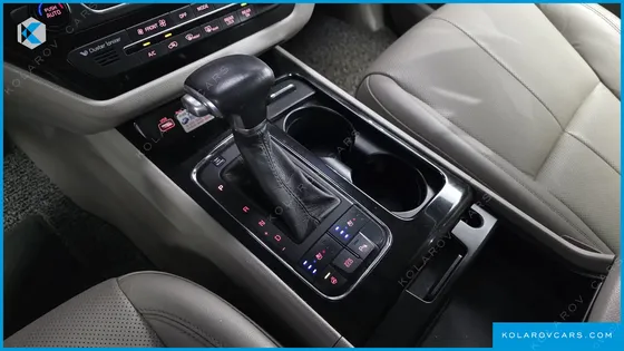 KIA CARNIVAL 9-SEATER NOBLESSE