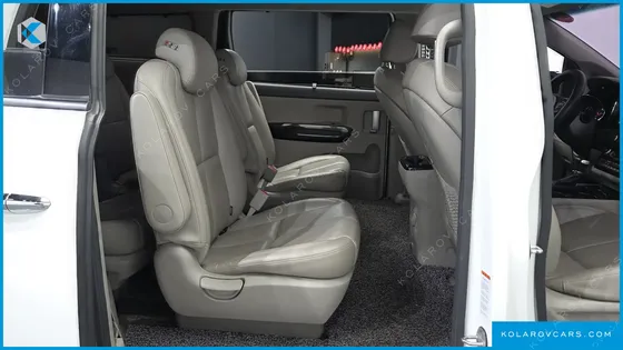 KIA CARNIVAL 9-SEATER NOBLESSE