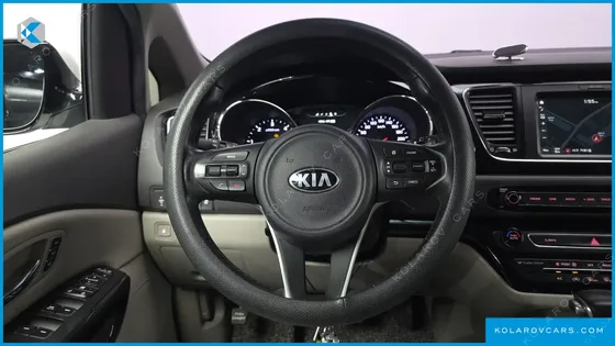KIA CARNIVAL 9-SEATER NOBLESSE