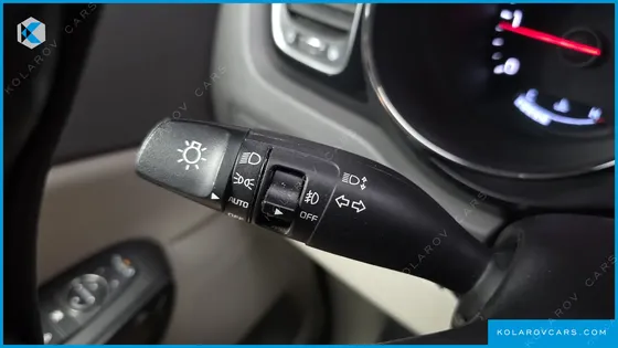 KIA CARNIVAL 9-SEATER NOBLESSE