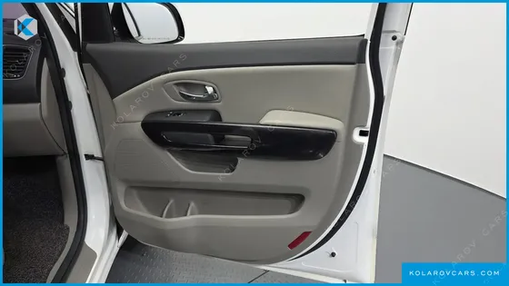 KIA CARNIVAL 9-SEATER NOBLESSE