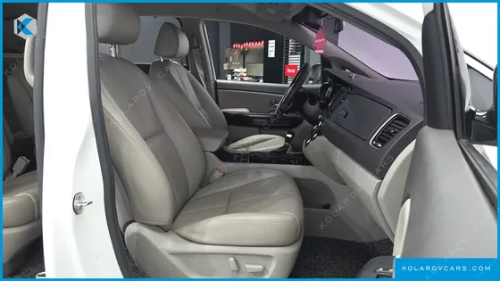 KIA CARNIVAL 9-SEATER NOBLESSE