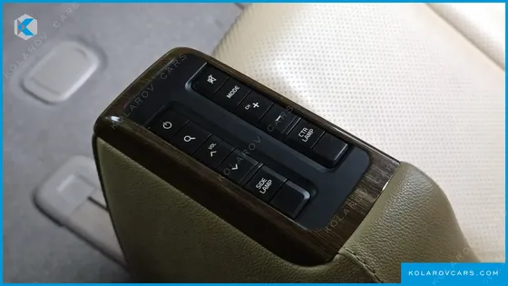 KIA CARNIVAL 9-SEATER HI-LIMOUSINE