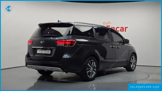 KIA CARNIVAL 9-SEATER PRESTIGE