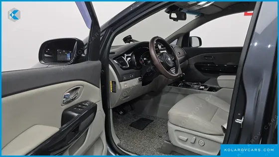 KIA CARNIVAL 9-SEATER PRESTIGE