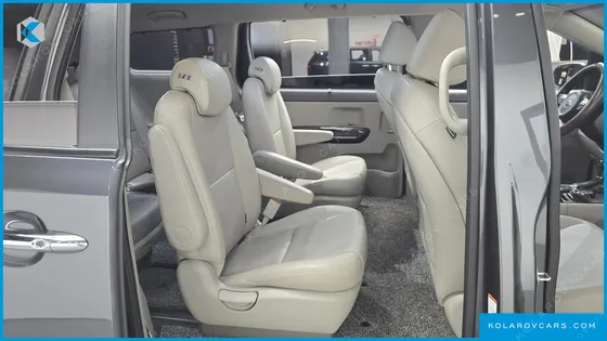 KIA CARNIVAL 9-SEATER PRESTIGE
