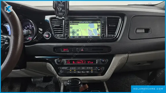 KIA CARNIVAL 9-SEATER PRESTIGE