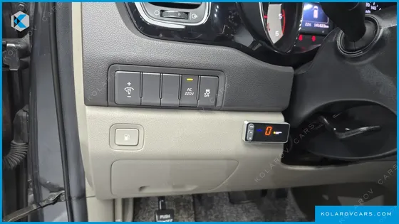 KIA CARNIVAL 9-SEATER PRESTIGE