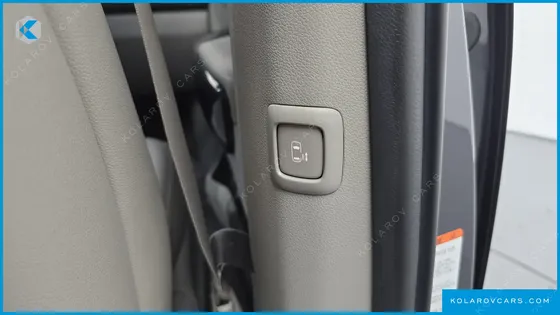 KIA CARNIVAL 9-SEATER PRESTIGE