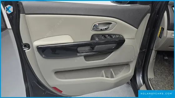 KIA CARNIVAL 9-SEATER PRESTIGE